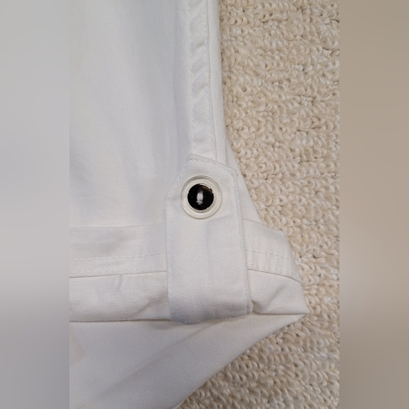 Essentials New White Shorts Elastic Waist Cuffed 30/32W - Picture 4 of 4